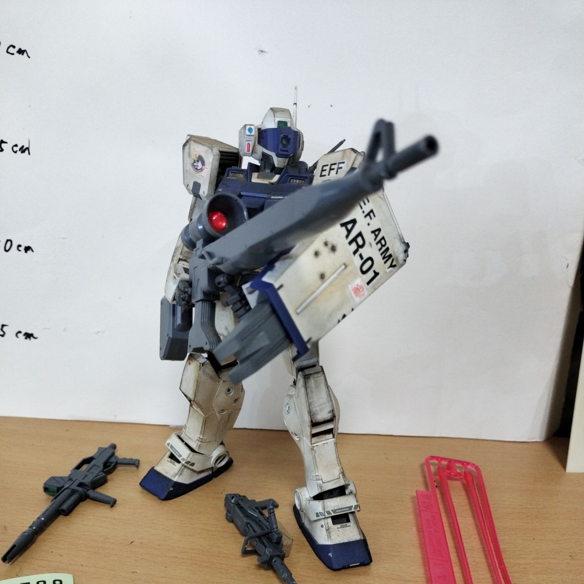 MG 1/100 プレバン 限定 ジム・スナイパーⅡ ホワイト・ディンゴ隊仕様 塗装 完成品 ガンダム ジャンク ガンプラ フィギュア HG 連邦軍_スナイパーライフルは迫力の武装