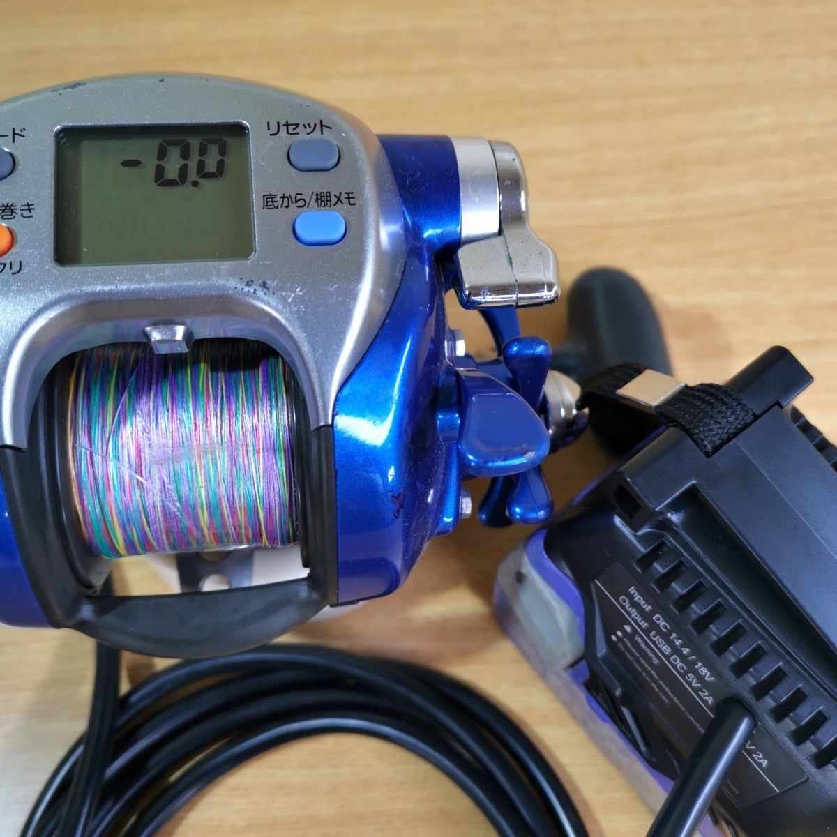 日立ハイコーキ☆ダイワシマノ対応☆電動リールバッテリーアダプターコード☆高照度LEDライト USB AC端子付!【送料無料】 日立ハイコーキ☆ダイワシマノ対応☆電動リールバッテリーアダプターコード☆高照度LEDライト USB AC端子付!【送料無料】