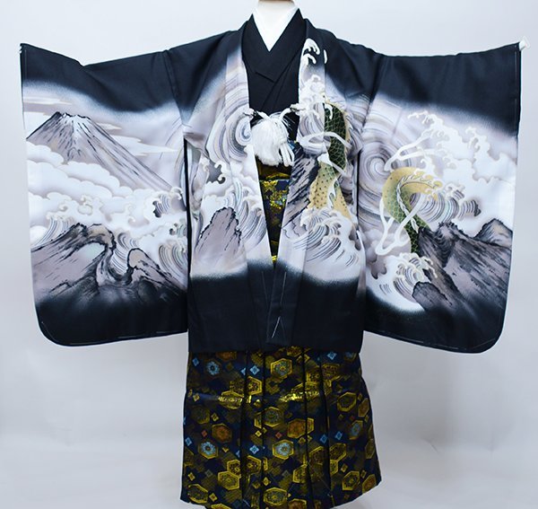  The Seven-Five-Three Festival . -years old man . feather woven hakama full set kimono gold embroidery .. ground black ground dragon gorgeous ..L size hakama modification possibility festival clothes new goods ( stock ) cheap rice field shop NO39749