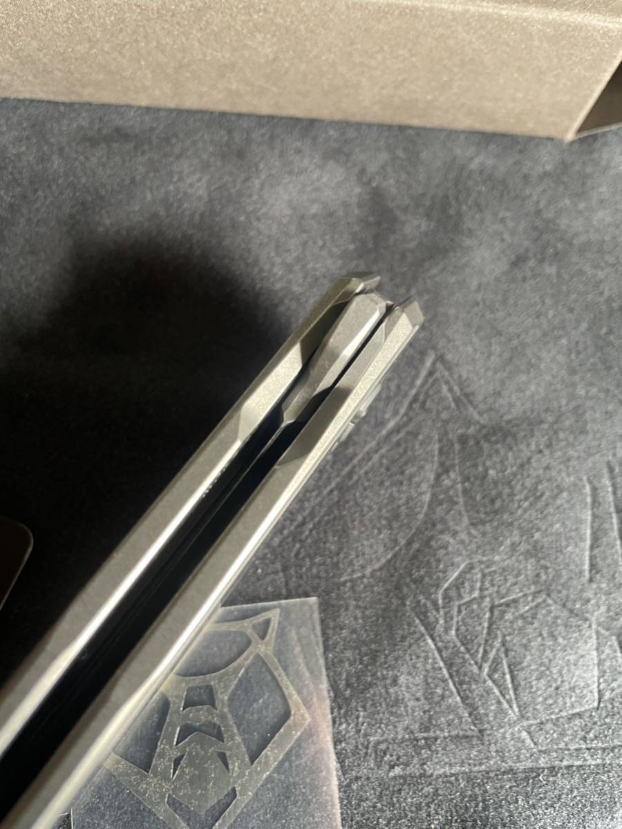 Shirogorov Quantum Ursus Left Handed 3.8 Cromax PM Trailing Point Blade, Milled Titanium Handles, Frame Lock 「左利き専用」の画像8