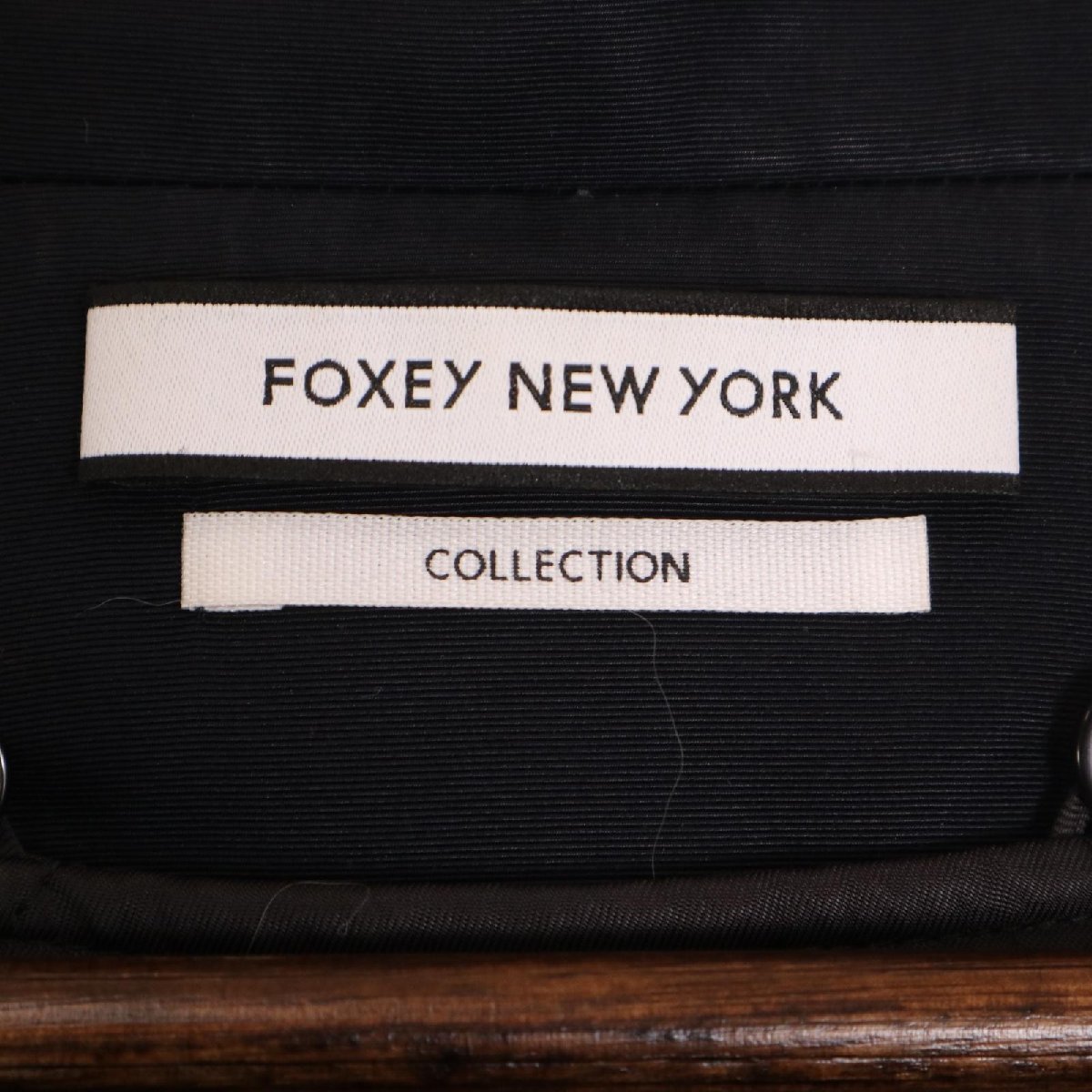FOXEY NEW YORK フォクシーニューヨーク 41092 ネイビー オータムウィンド コート ブラック 40 コート キュプラ レディース 中古_画像8