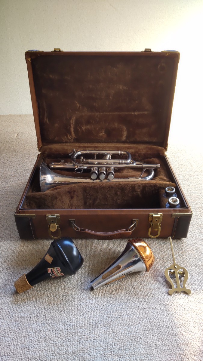 トランペット コルネット Vincent Bach Stradivarius Model 184 マウスピース サイレンサー 楽譜クリップヴィンセントバック 管楽器の画像1