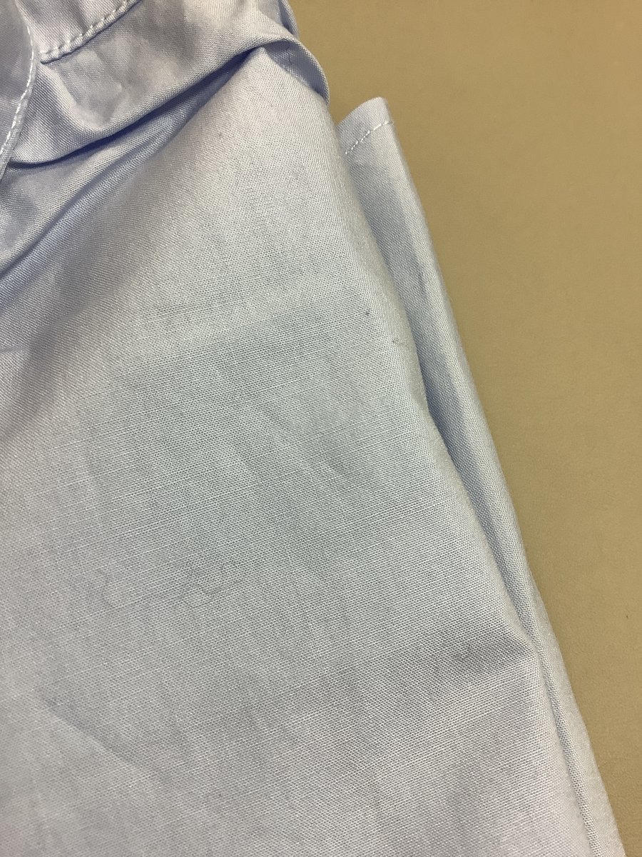 DoCLASSE ドゥクラッセ タグ付き未使用 薄ブルーシャツ サイズ11_画像6