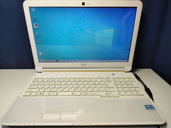 【ジャンク】富士通 LIFEBOOK AH53/J FMVA53JWP i7仕様(CPU等欠品) BIOS起動可能 マザーボード 液晶難あり キーボード【動作確認済み】_画像2