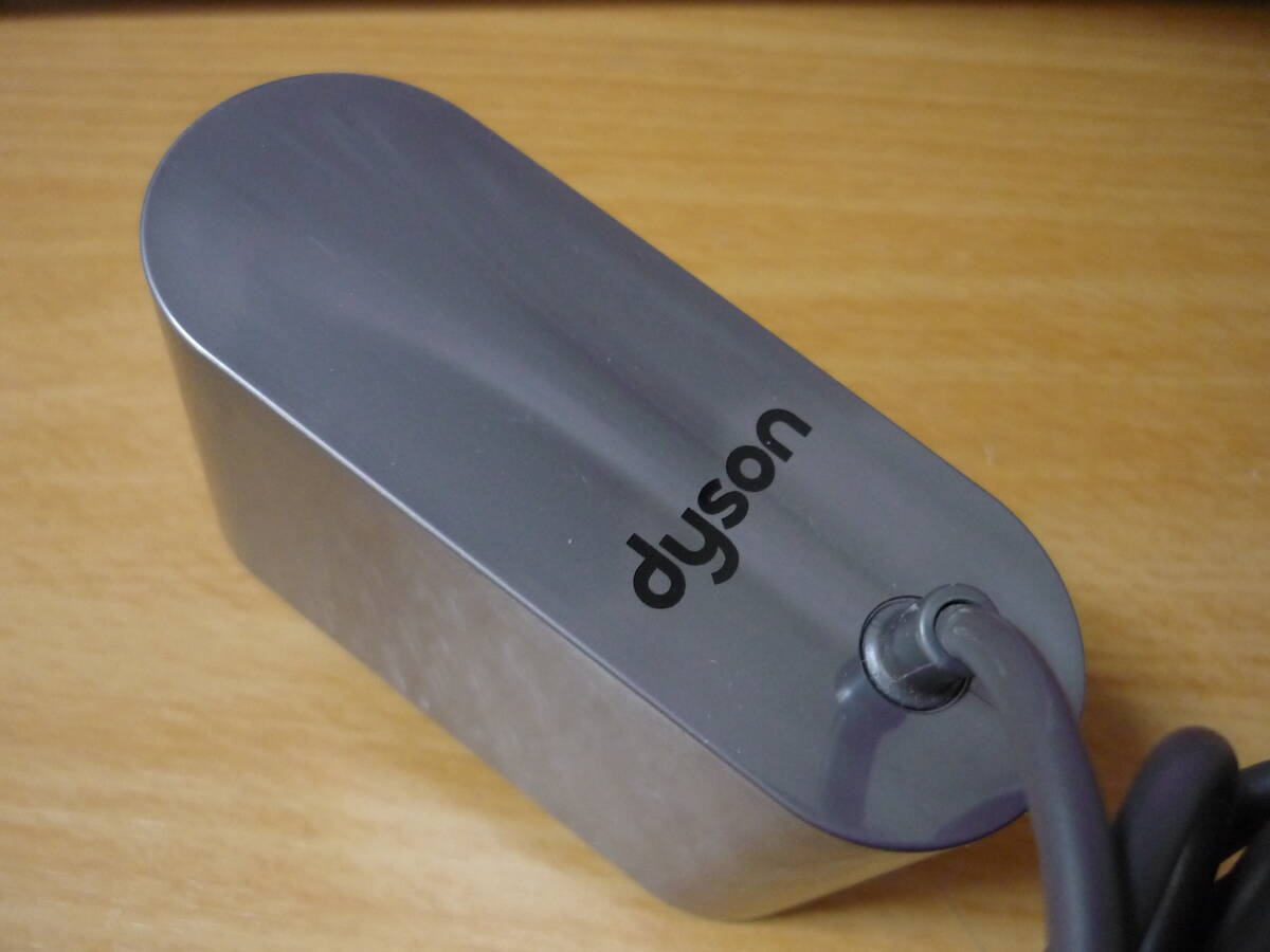 dyson 純正 ACアダプター 205720-04 ダイソン 充電器 　 V6 V7 V8 DC58 DC59 DC61 DC62 DC74 等　送料無料_画像3