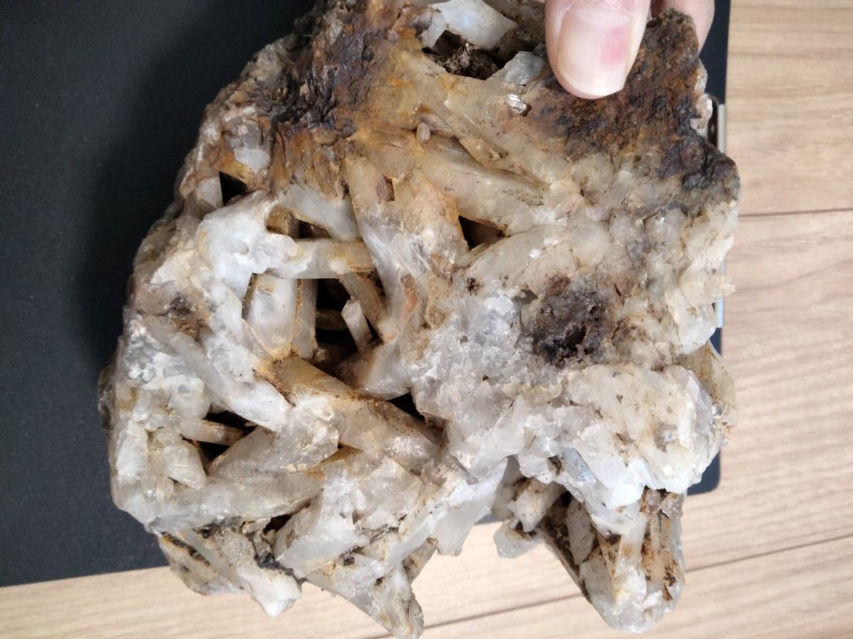 長野県 天然水晶 栗生水晶山産 水晶 原石 2 8キロ 大サイズ 早い 長野県 天然水晶 栗生水晶山産 水晶 原石 2 8キロ 大サイズ 早い