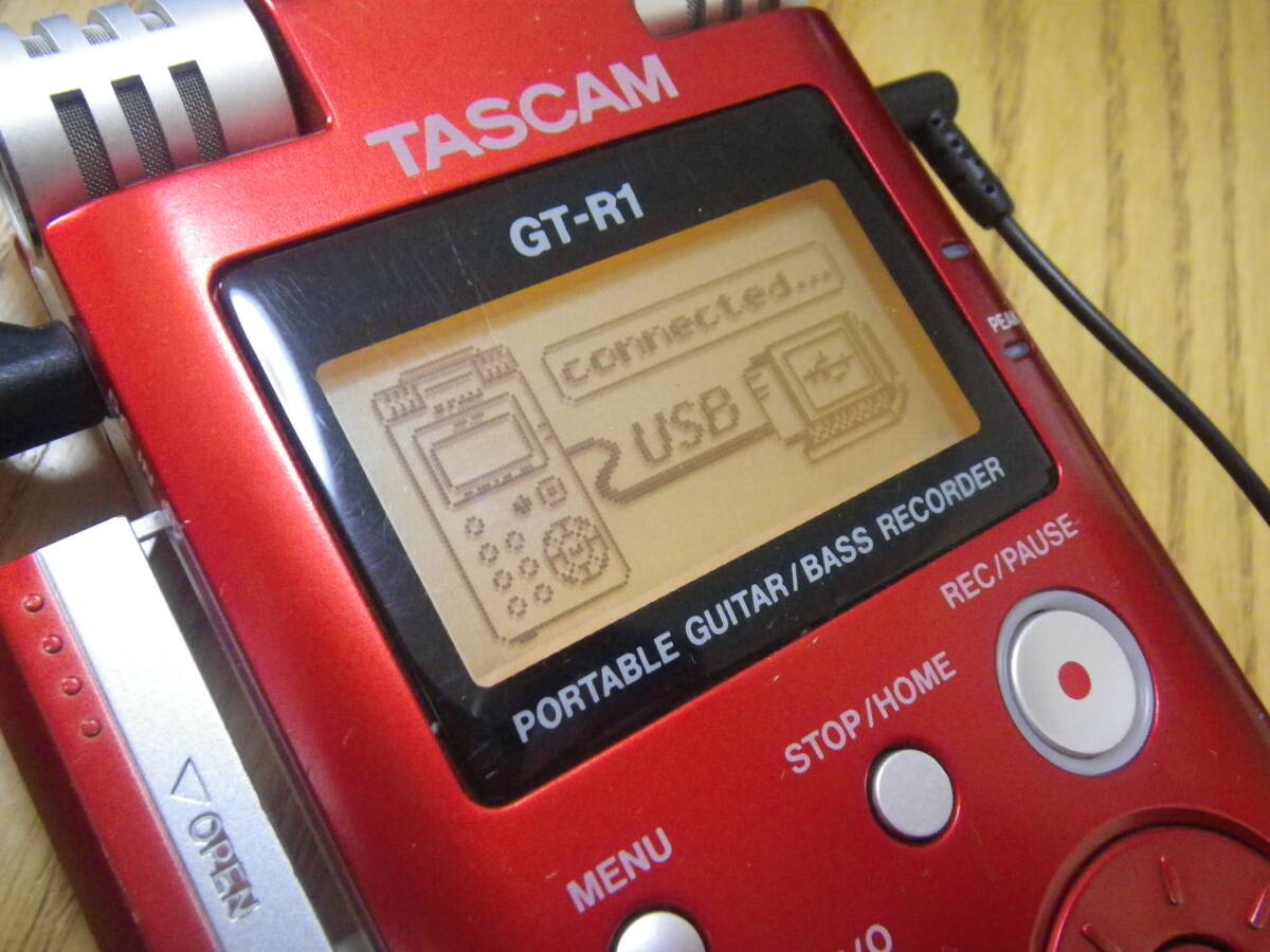 送料無料 TASCAM GT-R1 ポータブルデジタルレコーダー 本体のみ＋おまけ_画像3