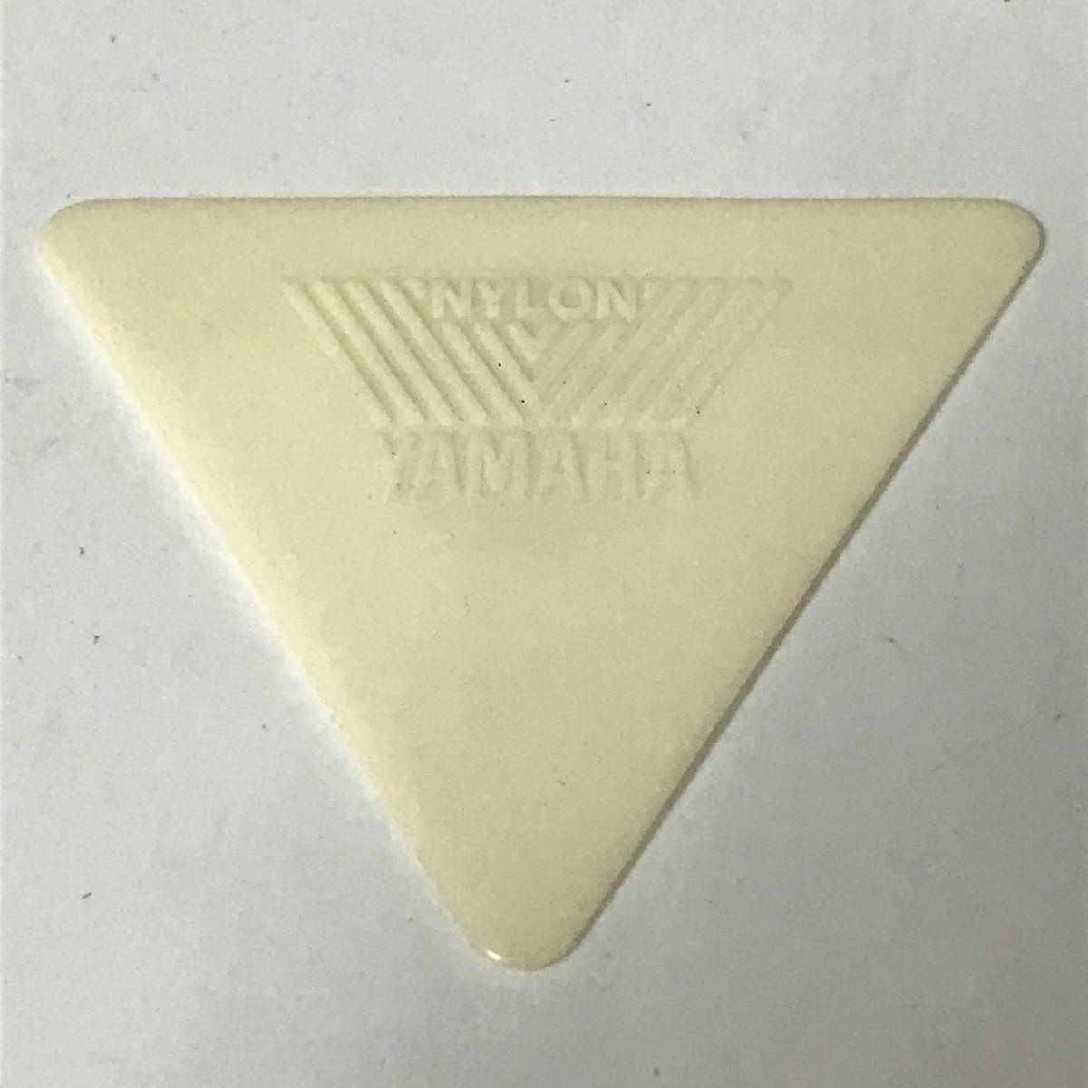 UNY8/23 新品未使用品 YAMAHA 025 soft 正三角形ピック 34枚セット 厚さ 025 （長期在庫品)　白 ベース用 ナイロン ピック 〇●_画像10