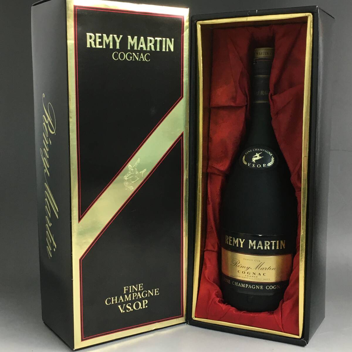 ut23/29【古酒未開栓】古酒 REMY MARTIN レミーマルタン VSOP COGNAC 700ml 40％ お酒の画像1