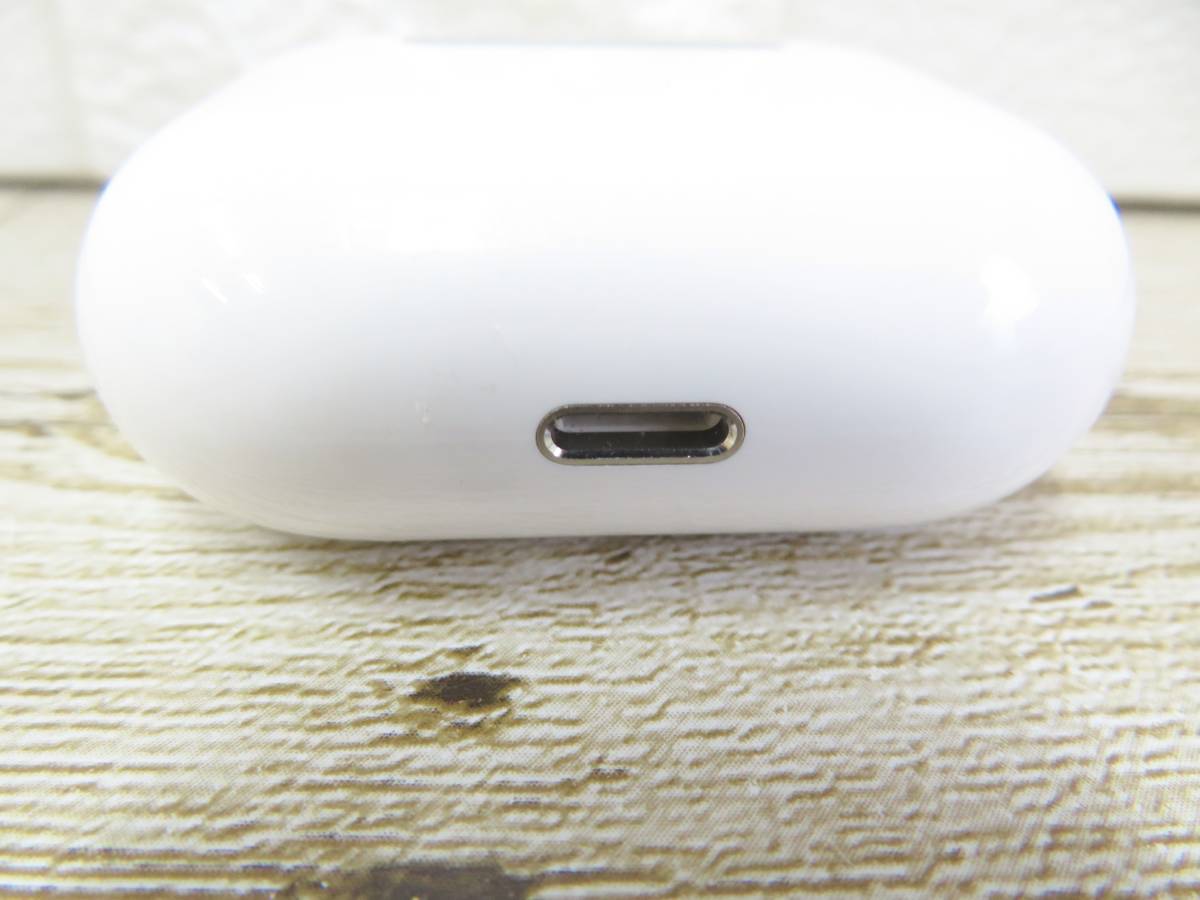 2J145NZ◎充電ケースのみ　Ａpple AirPods 第3世代 ケース A2566 イヤホン無し◎中古品【送料無料】_画像4