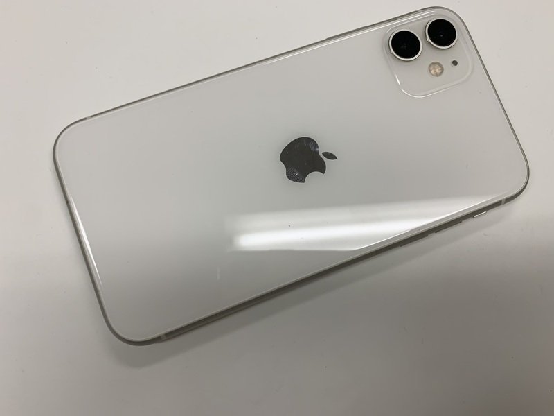 JE175 SIMフリー iPhone11 ホワイト 128GB ジャンク ロックOFFの画像2