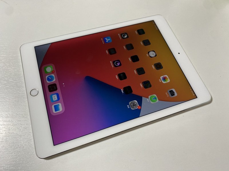 IE420 docomo iPad Air2 16GB Wi-Fi+Cellulr シルバー ロックOFF ジャンク