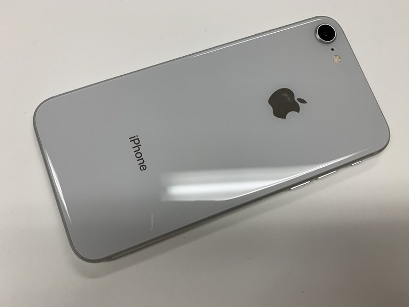 JE462 SIMフリー iPhone8 シルバー 64GB_画像2