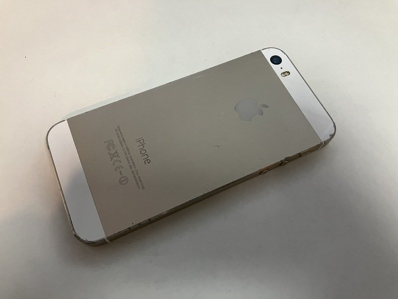 FJ411 docomo iPhone5s ゴールド 64GB ジャンク ロックOFF_画像2