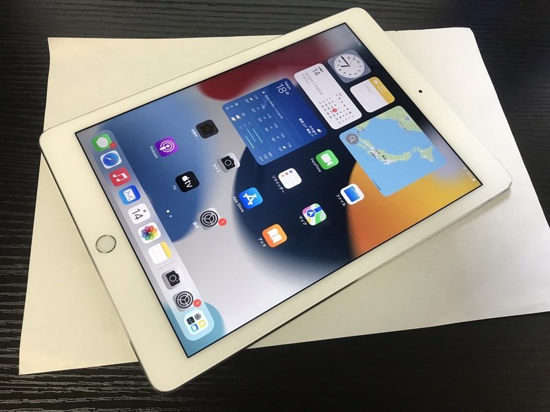 GJ721 docomo iPad Air2 Wi-Fi+Cellular シルバー 32GB 判定○_画像1