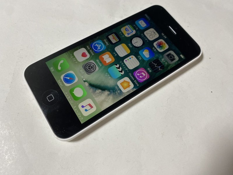 IF724 au iPhone5c 16GB ホワイト ジャンク ロックOFF_画像1