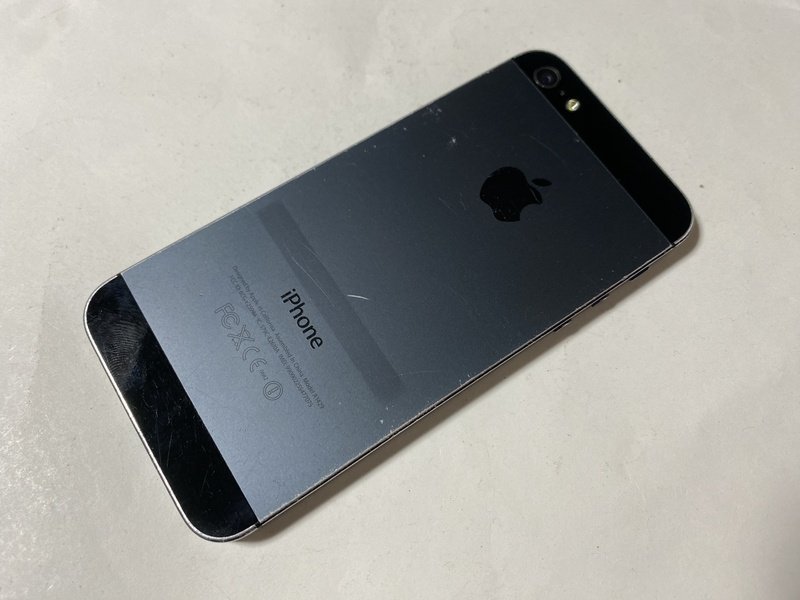 IF716 au iPhone5 16GB ブラック ジャンク ロックOFF_画像2