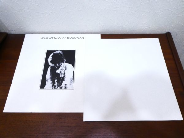 S) BOB DYLAN 「 AT BUDOKAN 」 LPレコード 国内盤 ポスター付き 40AP 1101 @80 (R-11)_画像4