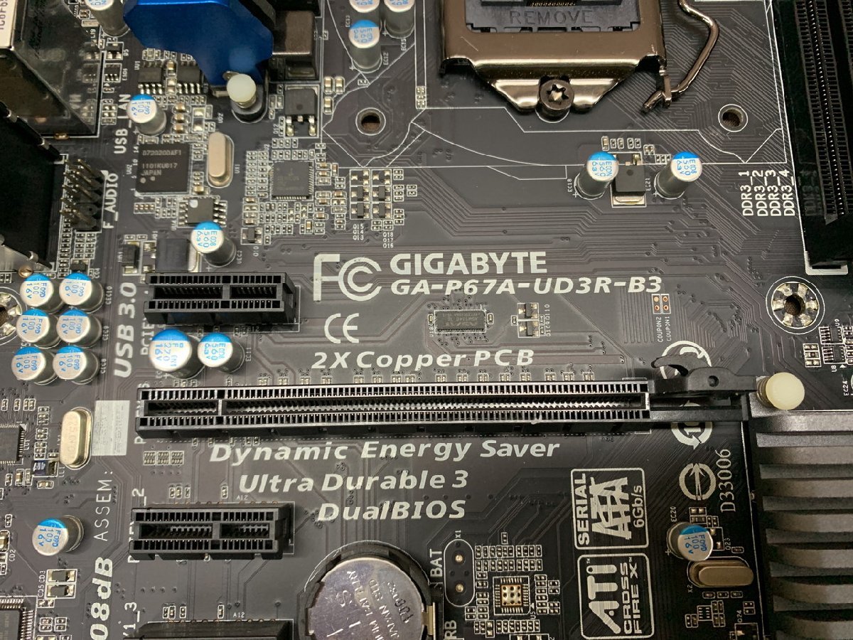 【N2-1212】未使用？ GIGABYTE マザーボード GA-P67A-UD3R-B3 Intel P67 rev.1.1 DDR3 マザボ 現状品【千円市場】_画像3