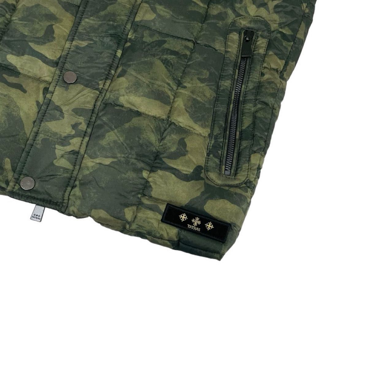 美品】TATRAS タトラス ダウンベスト 迷彩 カモフラ フード付き 美品】TATRAS タトラス ダウンベスト 迷彩 カモフラ フード付き