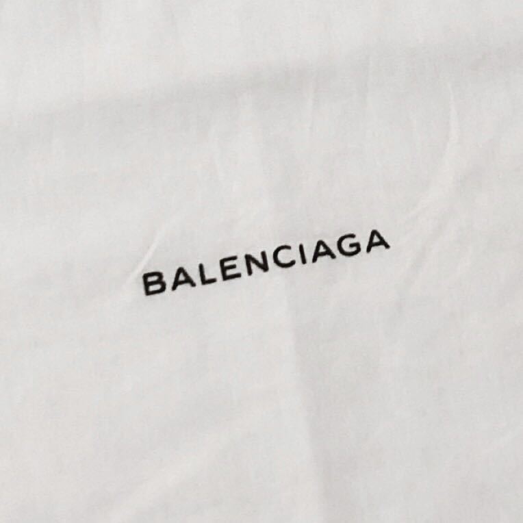 バレンシアガ「BALENCIAGA」 バッグ保存袋 現行（3398）正規品 付属品 内袋 布袋 巾着袋 46×49cm バッグ用 ホワイト 布製_画像3