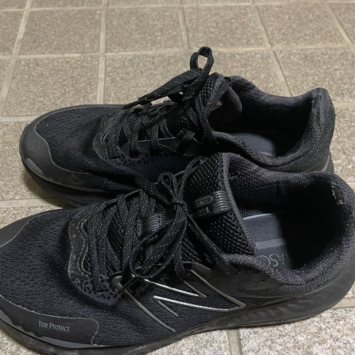 New Balance スニーカー トレイルランニングシューズ