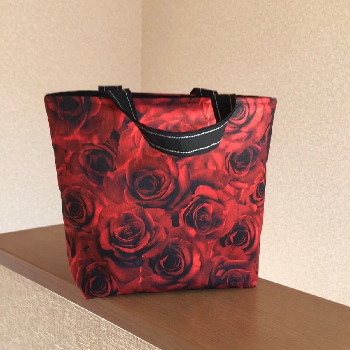 赤　薔薇　植物花ミニトートバッグレディースハンドメイド バッグインバッグ　誕生日プレゼント　散歩袋　ジム小袋