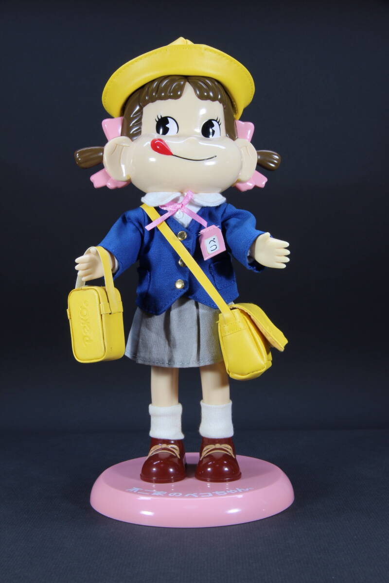 不二家 卓上ペコちゃん人形 入園バージョン 中古品_画像1