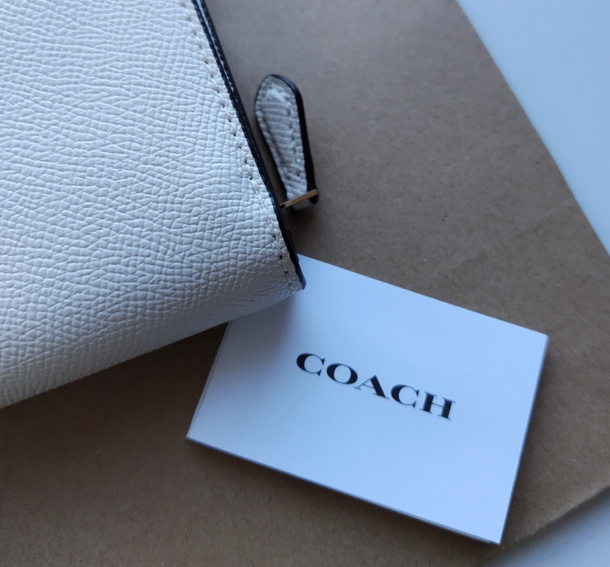 【新品】COACH コーチ 二つ折り財布 チョーク　ホワイト_画像6