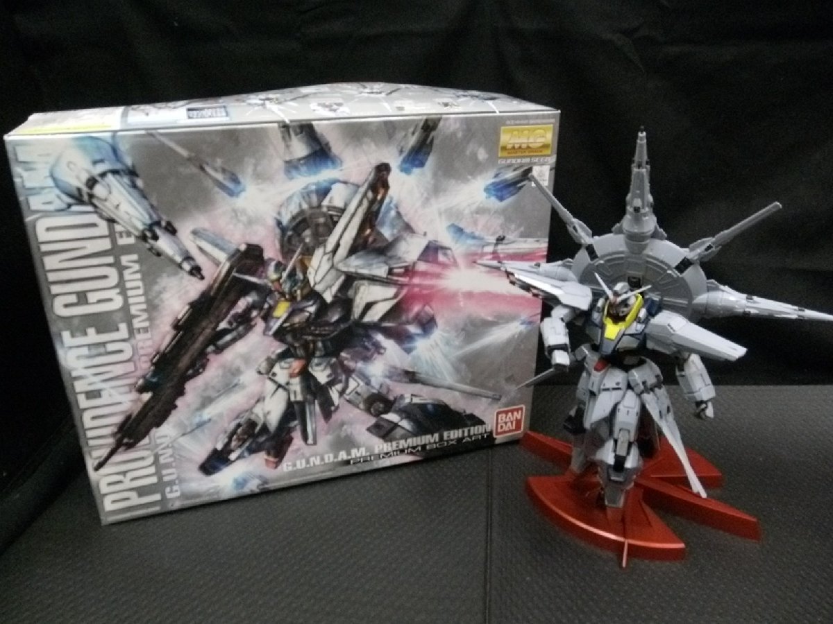 中古品 ほぼ完成品 BANDAI バンダイ 1/100 プロヴィデンスガンダム プレミアムエディション プラモデル_画像1