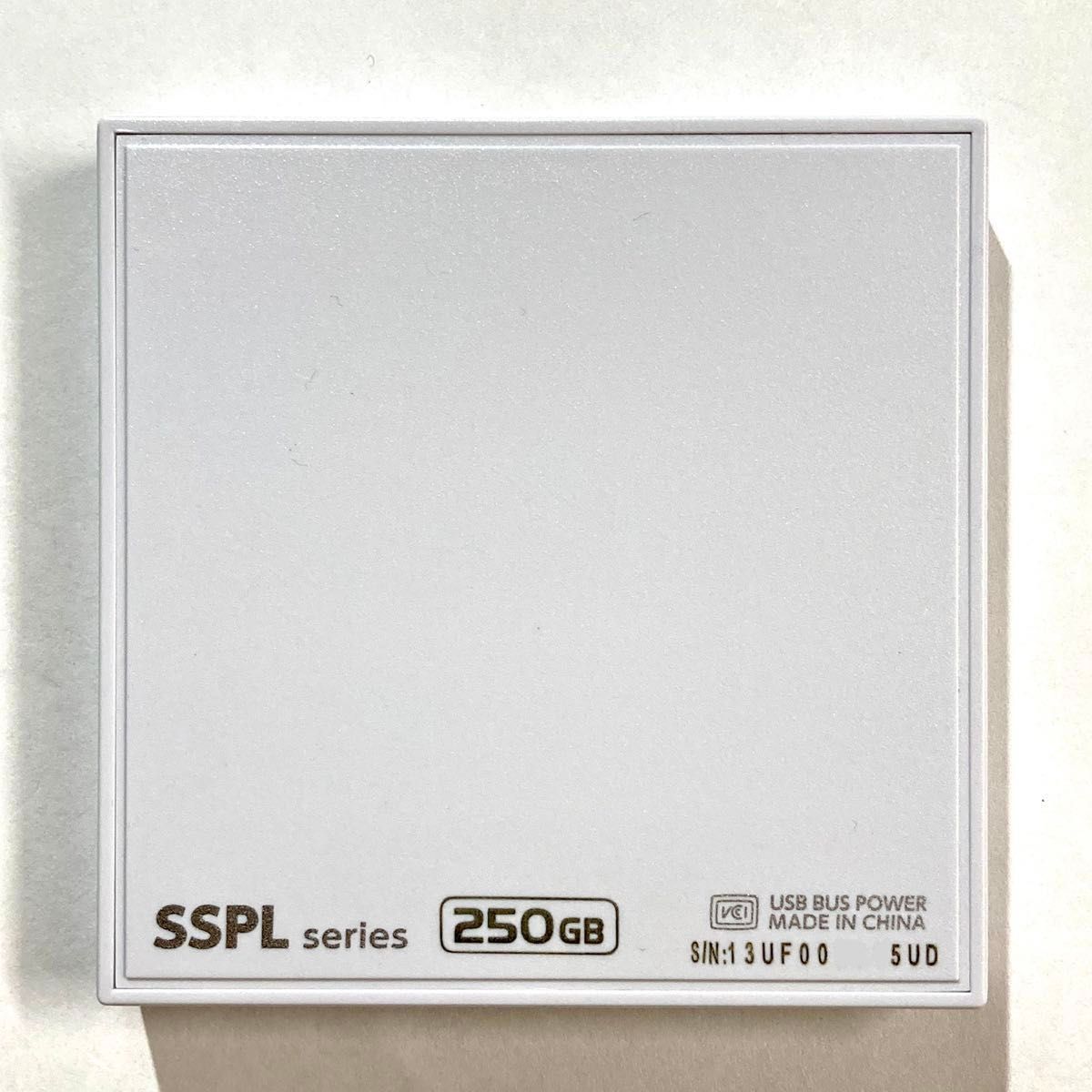 ★ 250GB I-O DATA ポータブルSSD カクうす ★ SSPL-UT250w  美品 SSD PS4 PS5 パソコン