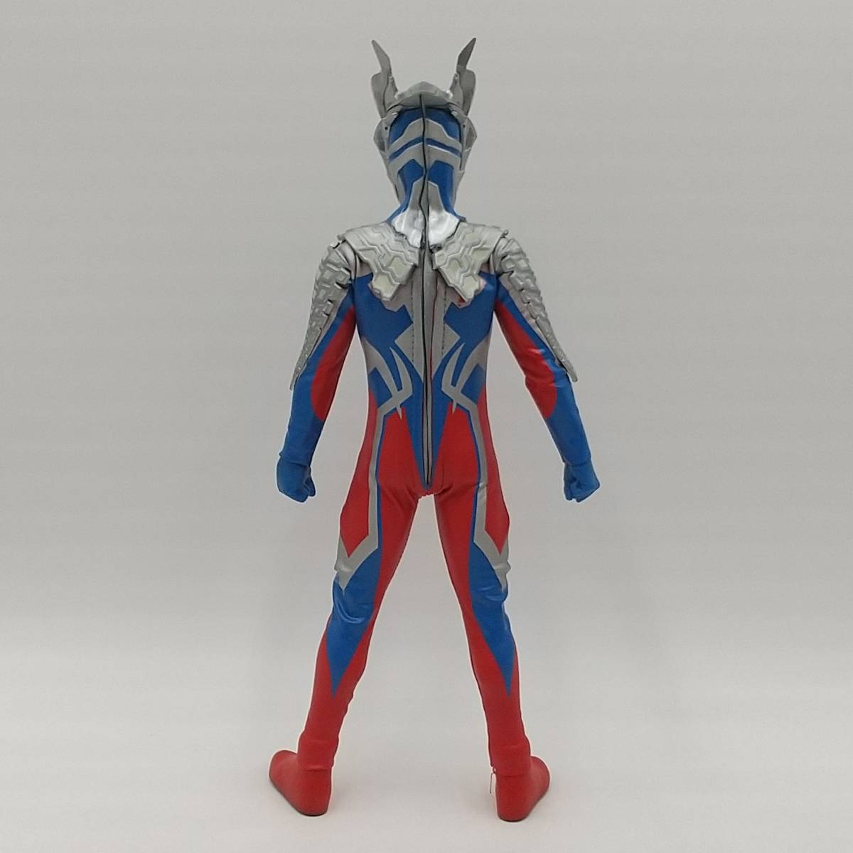 玩R96 フィギュア ULTRAMAN ZERO「大怪獣バトル ウルトラ銀河伝説 THE MOVIE」バンダイ メディコム・トイ ウルトラマンゼロ【ジャンク】_画像6