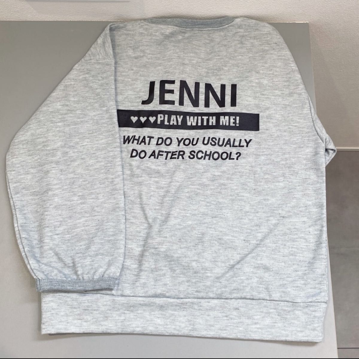 【新品未使用】JENNI ジェニィ　パジャマ　130　グレー　ブラック 上下セット 部屋着 長袖トレーナー