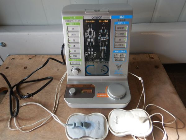 4616 OMRON オムロン HV-F5200 電気治療器 温熱治療 温熱療法 低周波 肩こり 家庭用医療機器 ジャンク_画像1