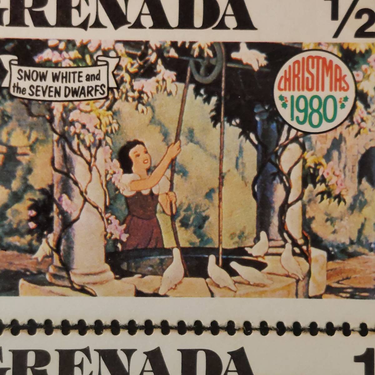 F001 グレナダ切手　「ディズニーの『白雪姫と7人のこびと』のデザイン切手7種セット」　1980年発行　未使用_画像2