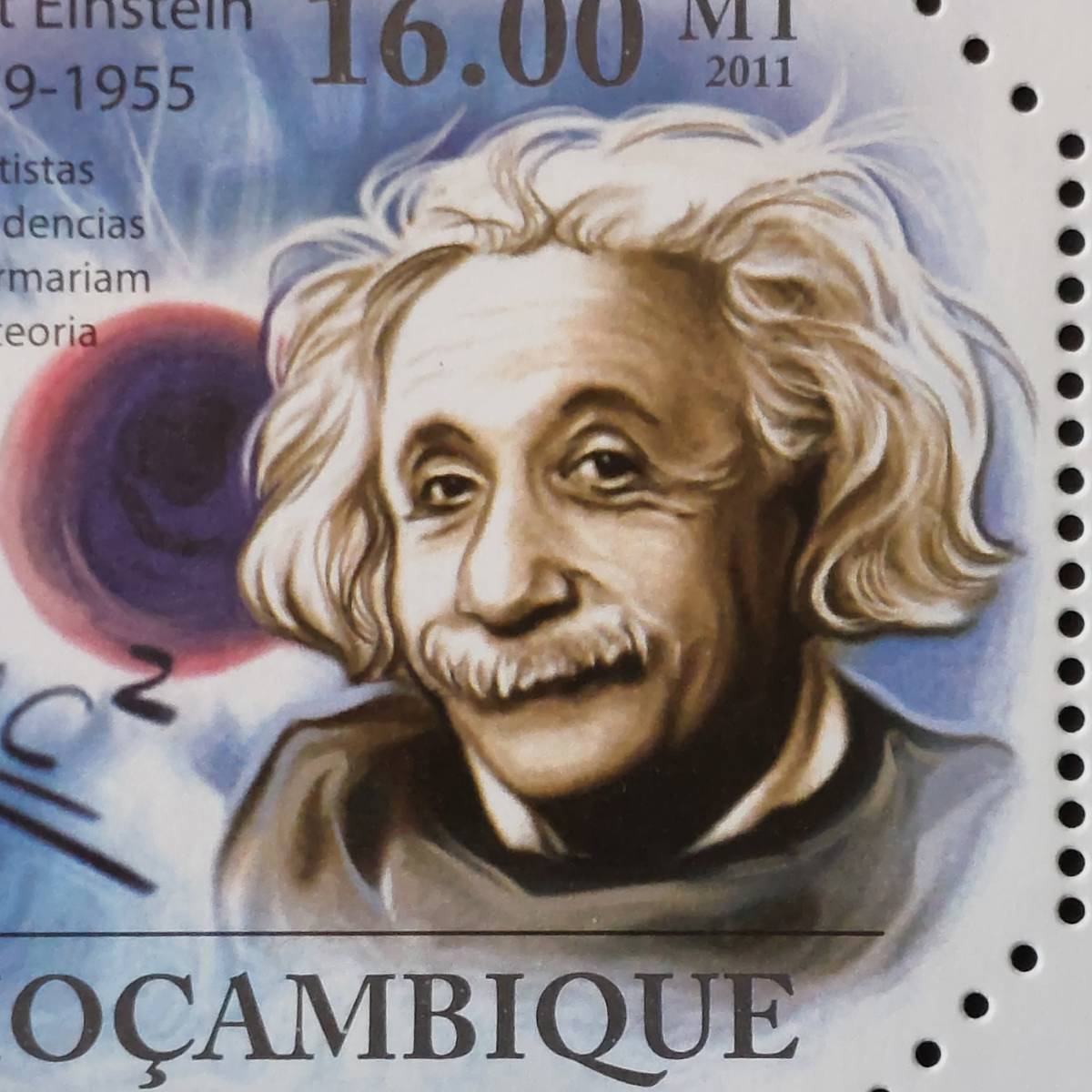 J057 モザンビーク切手 著名人シリーズ「アインシュタインの功績記念切手小型シート」「アインシュタイン6態」2011年発行 未使用の画像2