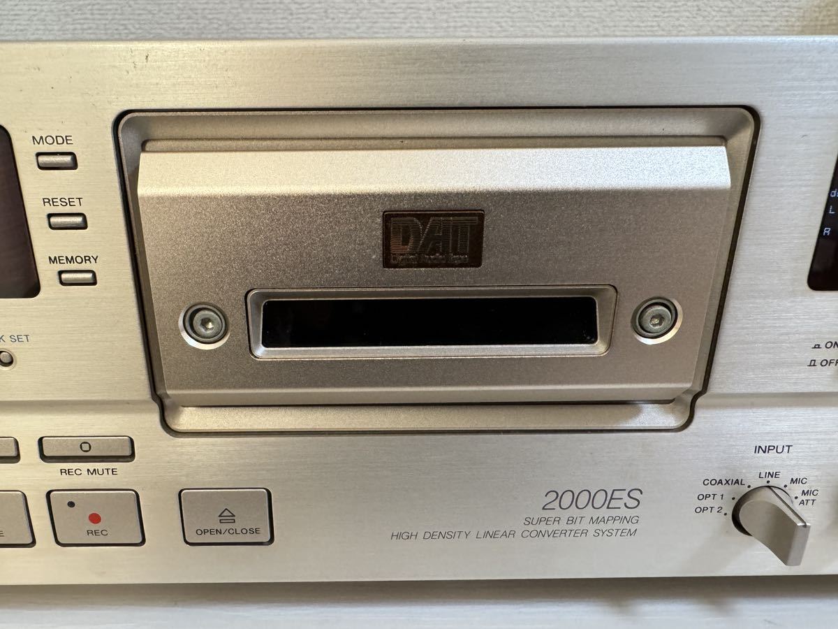 【美品】 SONY DTC-2000ES デジタルオーディオテープデッキ リファレンスデッキ DAT ダット 現状品_画像3