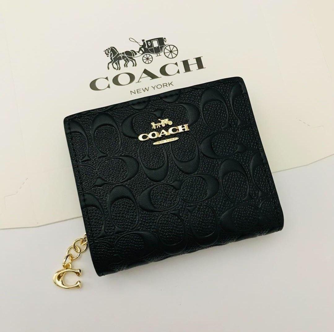 COACH コーチ 二つ折り財布 レディースのブラック色新品財布 COACH コーチ 二つ折り財布 レディースのブラック色新品財布