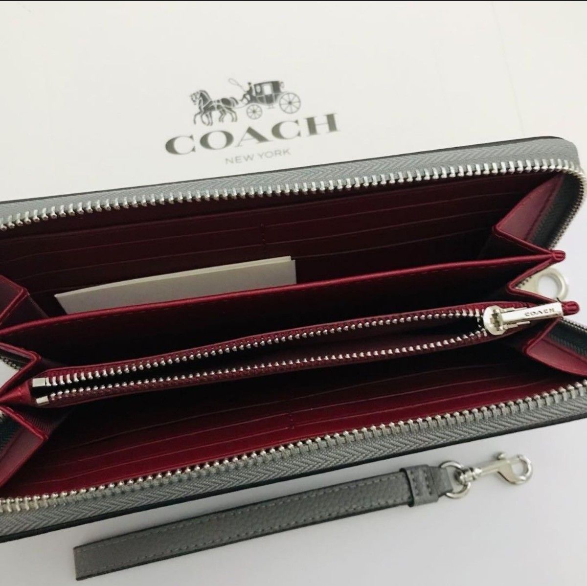 COACH コーチ 長財布 レディースのグレー色新品財布|Yahoo COACH コーチ 長財布 レディースのグレー色新品財布|Yahoo