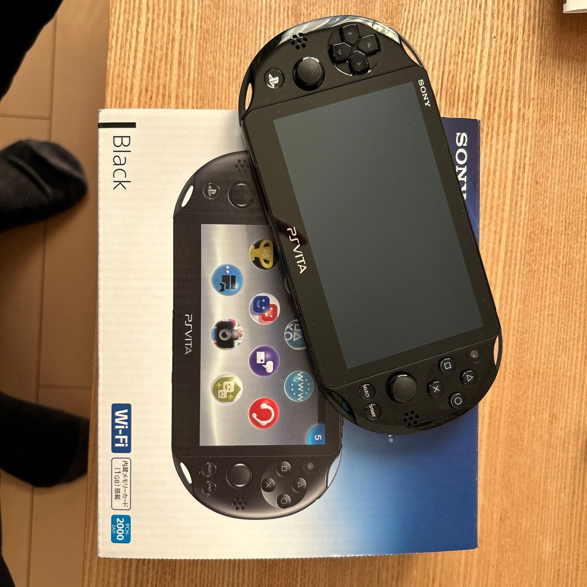 PlayStation Vita （PCH-2000シリーズ） Wi-Fiモデル ブラック PCH-2000ZA11