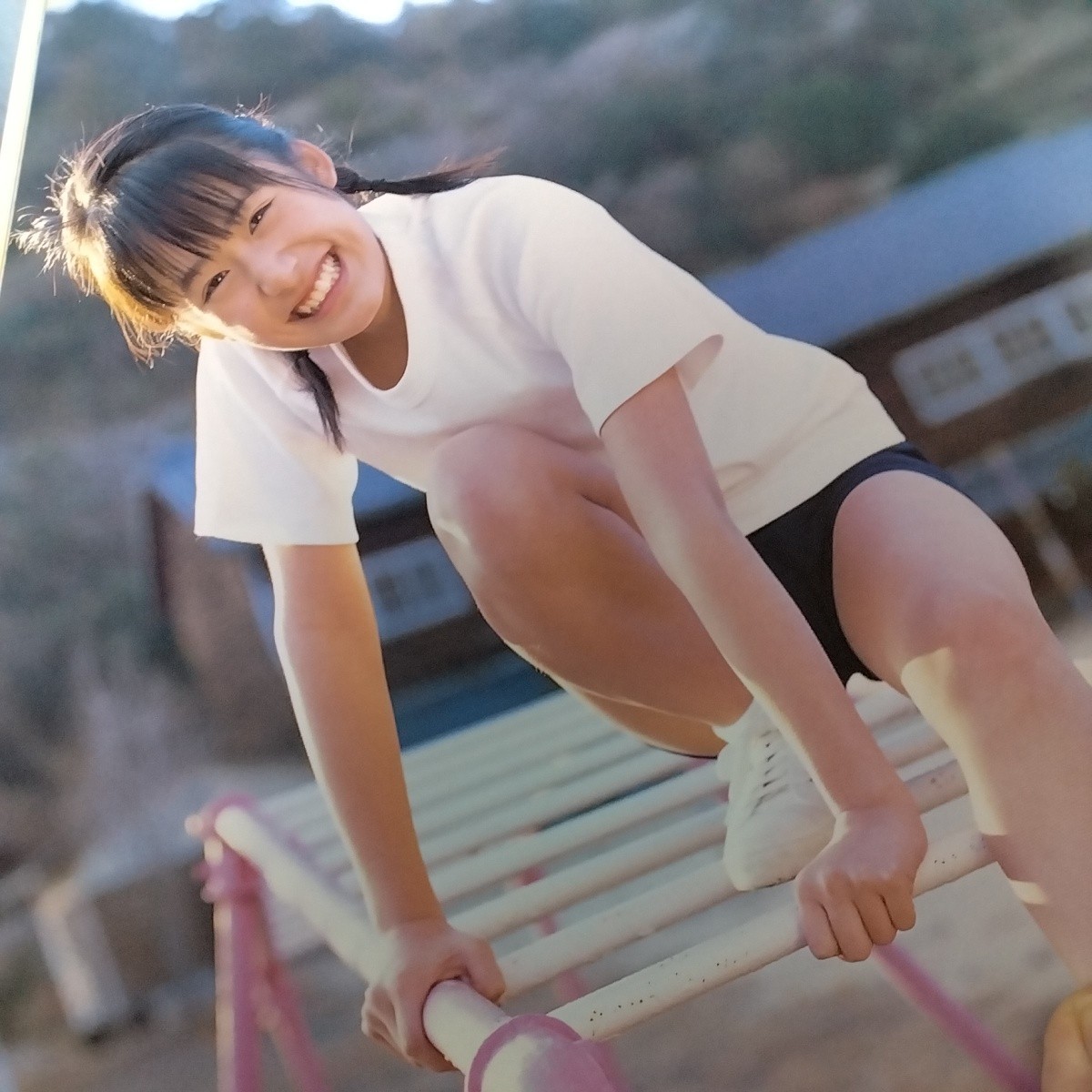 [14 -years old!]] now .. beautiful First photoalbum [ become mandarin orange ] the first version * obi . attaching trading card attaching 2003 year the first version gym uniform * bikini . is girl p1565