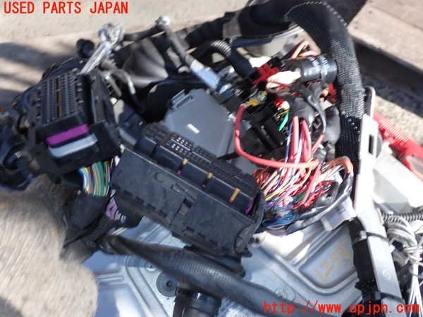 2UPJ-12552010]アウディ・A7 スポーツバック(4GCGWC)エンジン CGW 4WD 中古 始動OK 軽走行OK_画像4