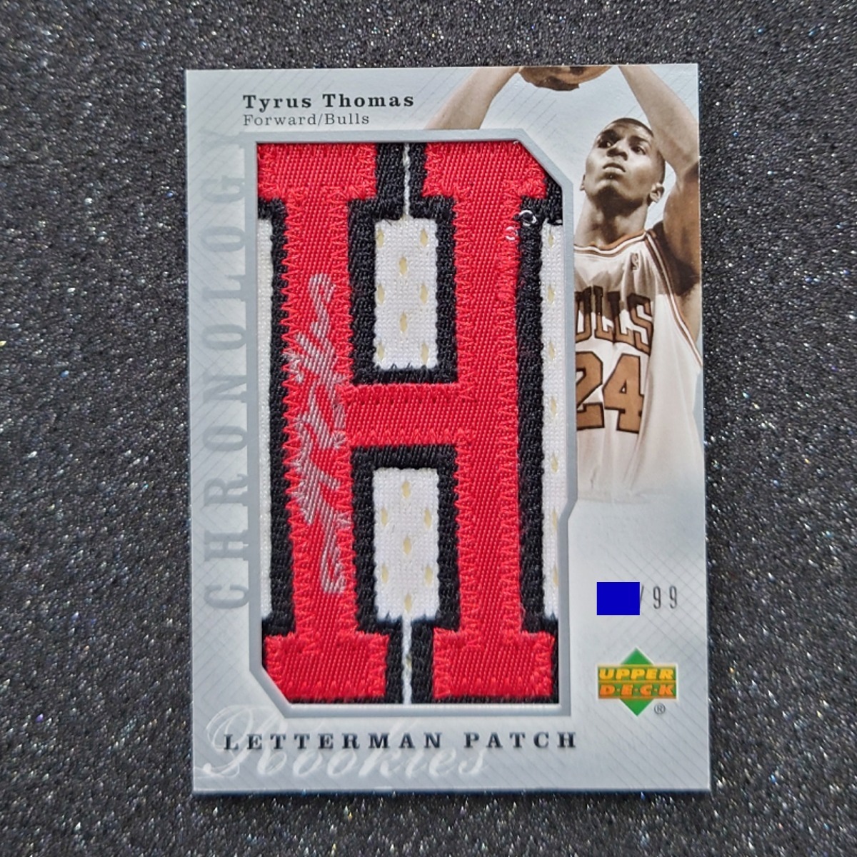 ◆【Auto card】Tyrus Thomas 2006-07 NBA UD Chronology Rookie Letterman Patch card #141　◇検索：タイラス・トーマス 直筆サイン_画像1