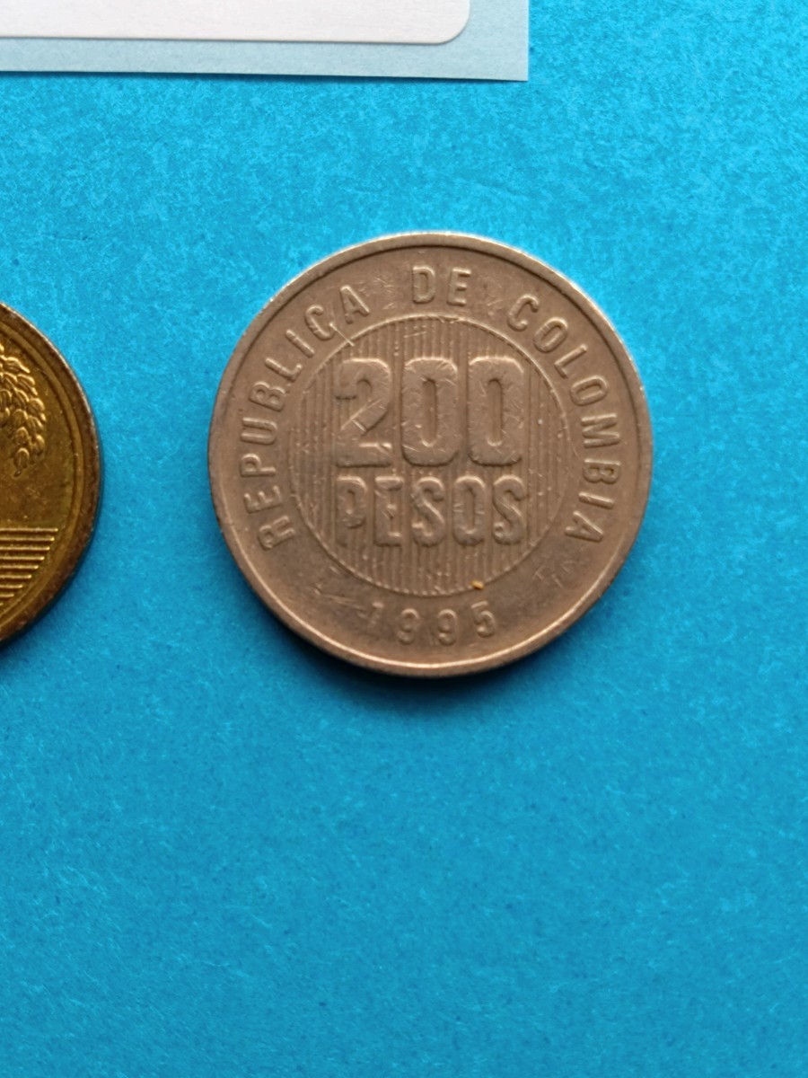 外国コイン　コロンビア　(Rー８４６)　２００ペソ硬貨　１９９５年　_画像8