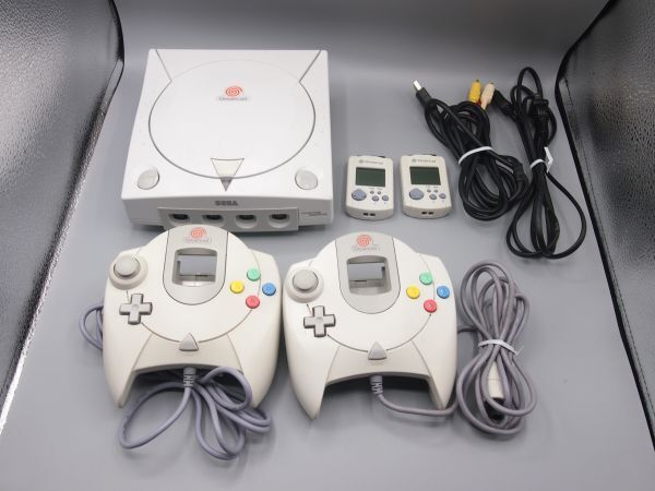 ブランドのギフト ドリームキャスト本体一式 コントローラー3個 ブランドのギフト ドリームキャスト本体一式 コントローラー3個