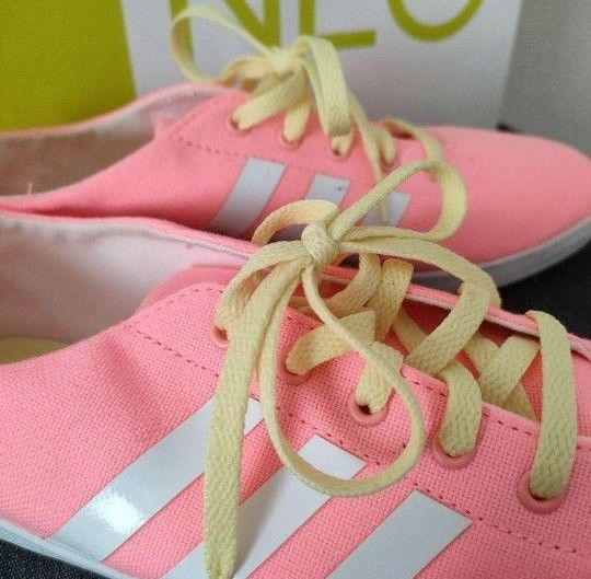 アディダスadidasスニーカーNEO　ネオンピンク24.0新品未使用 スニーカー