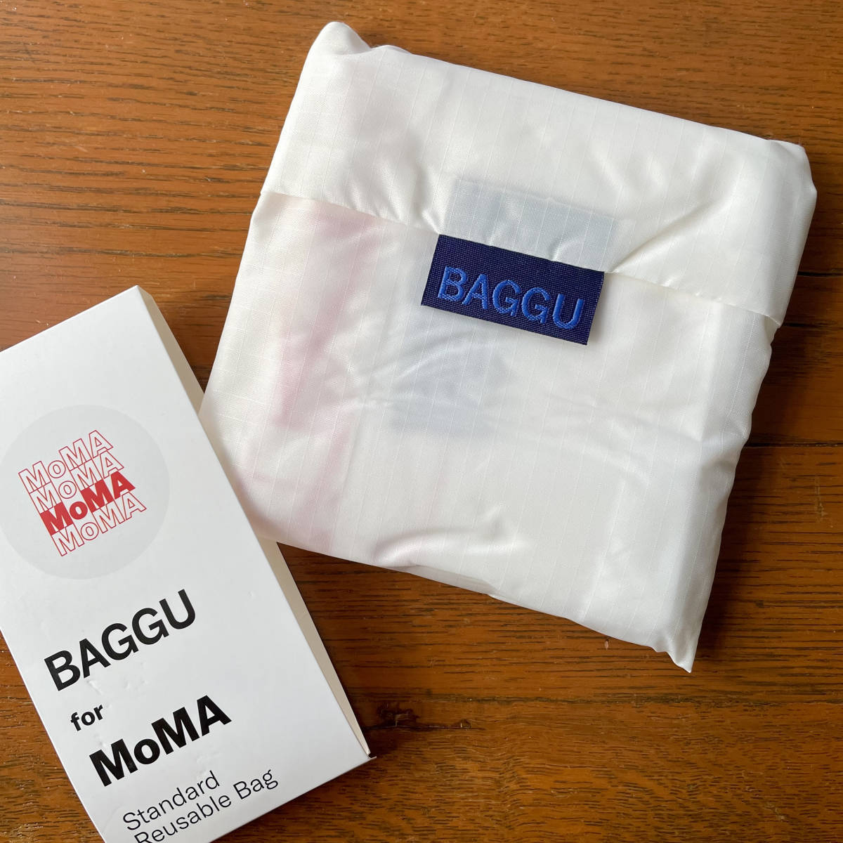 BAGGU STANDARD BAGGU MoMA Logo стандартный bagu эко-сумка 