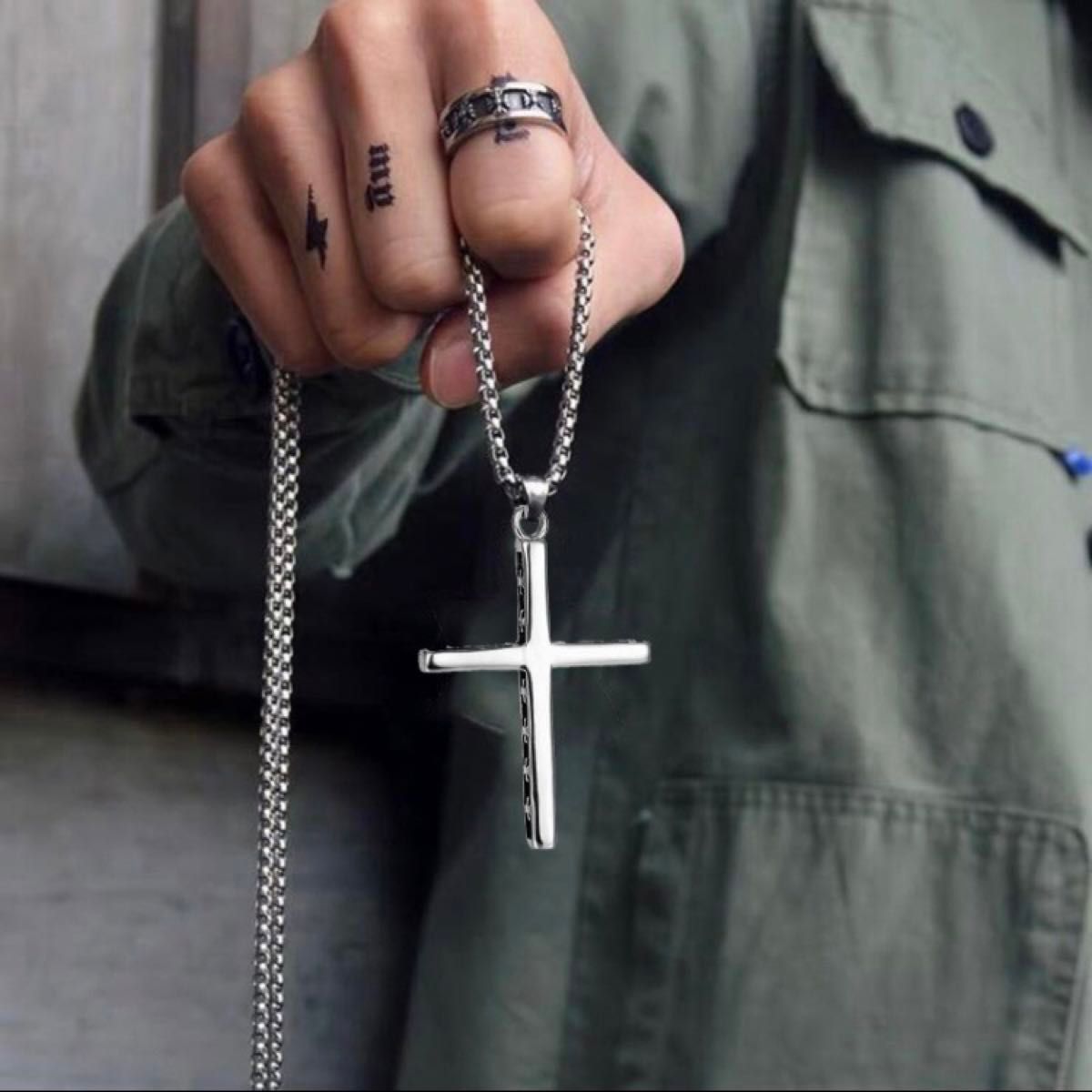 ネックレス 十字架 クロス 十字 レリーフ メンズ レディース シルバー 銀 ペンダント かっこいい 模様 装飾 ベネチアン 男女