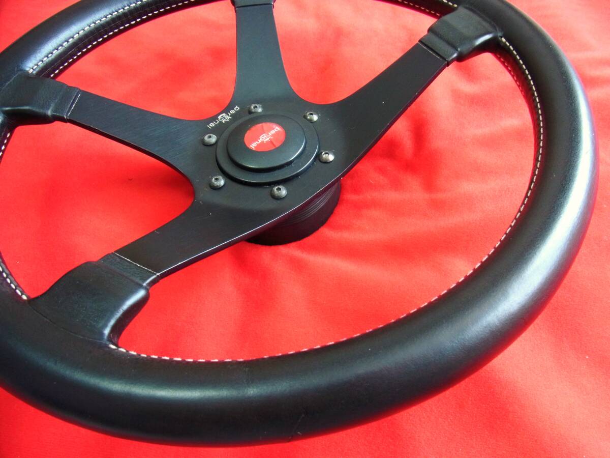 70’ old Personal steering wheel MANTA 35.0Φ 1978 black leather 黒革 マンタ 白ステッチ セミディープ パーソナル 希少 当時物 mirage_画像4
