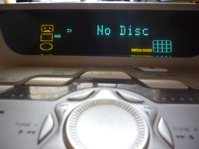 SONY 大型CD.MDラジカセコンポ　ZS-M75　作動難ありジャンク_MDは　手持ちのディスク暫くして出てきます